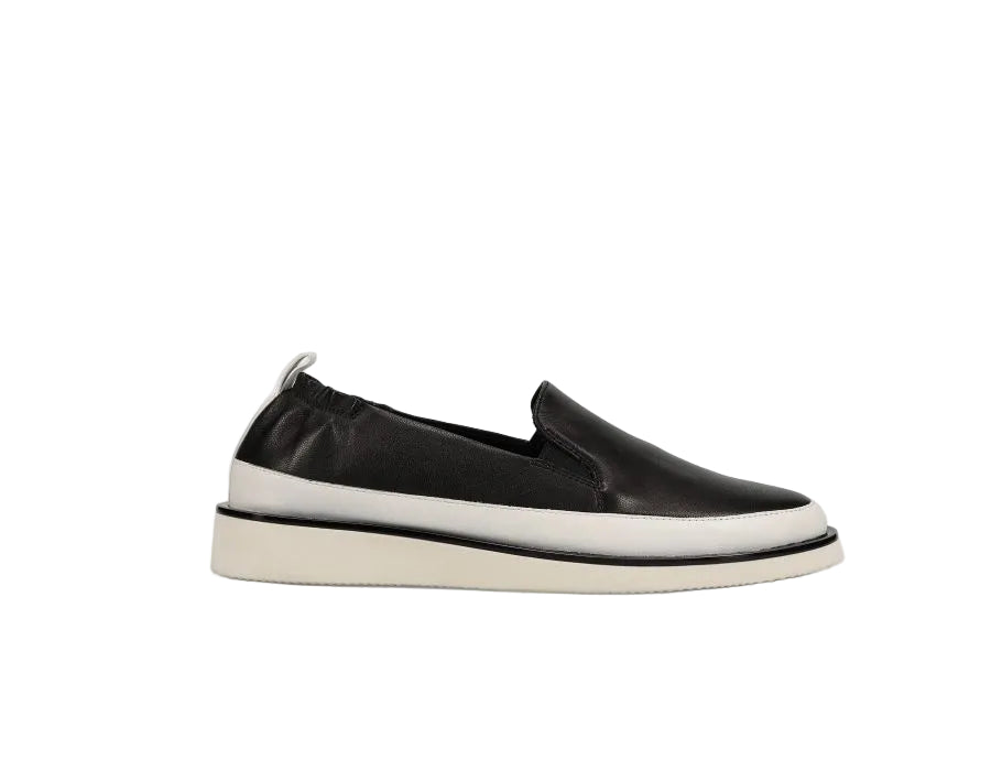 Vaneli Quin Slip-on -Black
