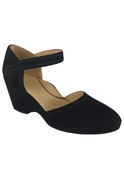 L'Amour Des Pieds Orva Kidsuede Ankle Strap Pumps -Black