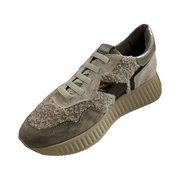 Akeria Sneaker